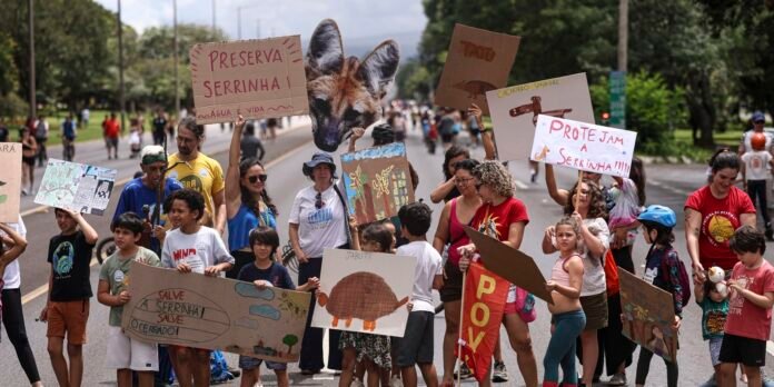 Protesto pede retirada de área ambiental do projeto de socorro ao BRB