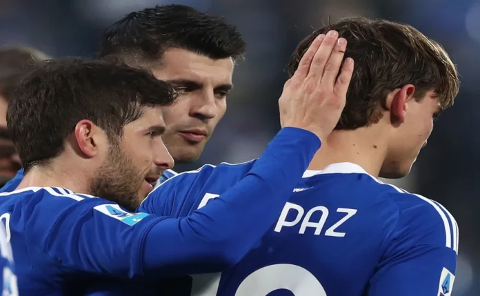 Nico Paz deixa jogo do Como após choque de cabeça e problema de visão