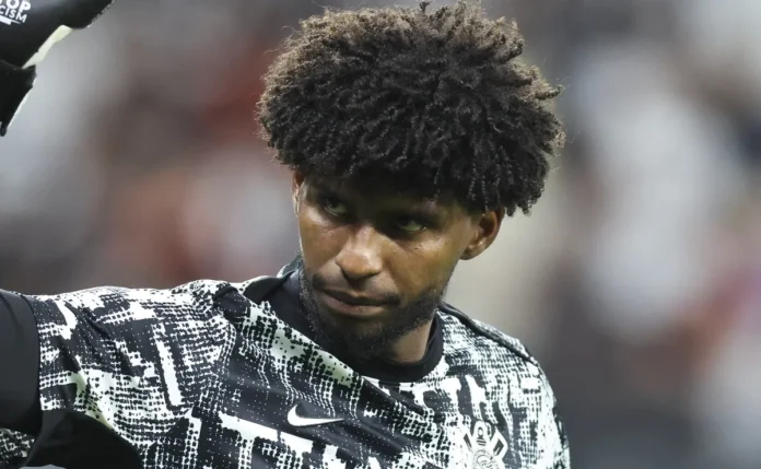 Matheus Magalhães, do Estrela Vermelha, é alvo do Corinthians para substituir Hugo Souza
