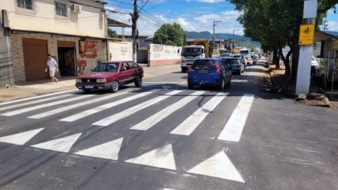 Prefeitura reforça segurança de pedestres com instalação de faixas elevadas no bairro Aeroporto - Prefeitura de Cachoeiro de Itapemirim