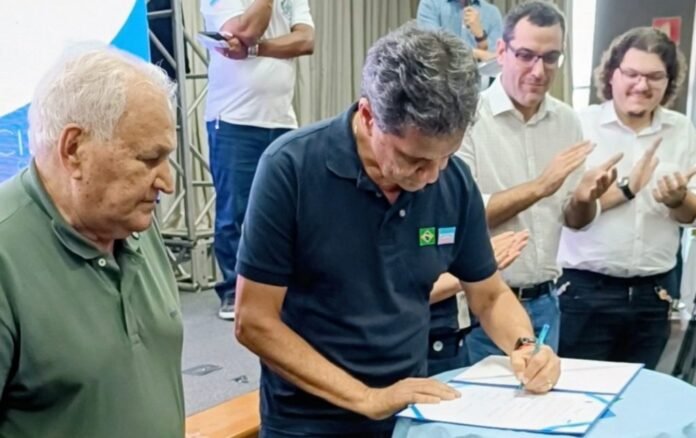 Prefeito e Governador assinam ordens de serviço para Parque da Ilha da Luz e Parque de Exposições de Cachoeiro - Prefeitura de Cachoeiro de Itapemirim