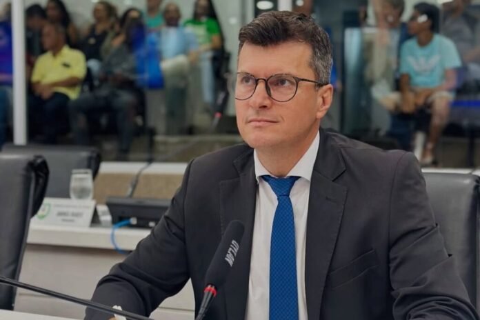 PF indicia candidata a vereadora da Serra por fraude à cota de gênero