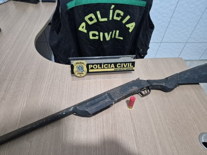 PCES prende duas mulheres e apreende arma de fogo em zona rural de Mantenópolis