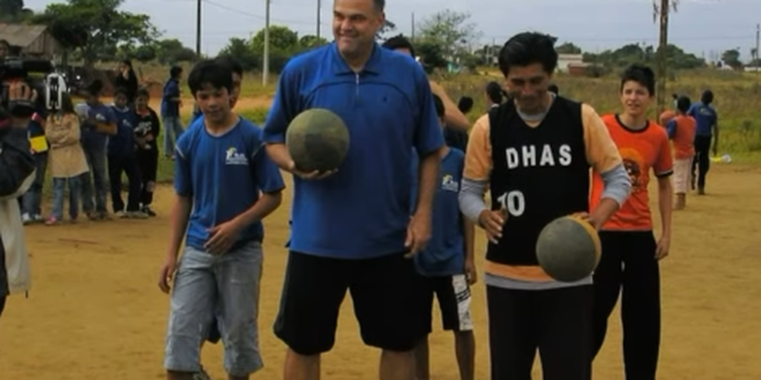 Projeto que Oscar Schmidt viabilizou vence torneio escolar nacional