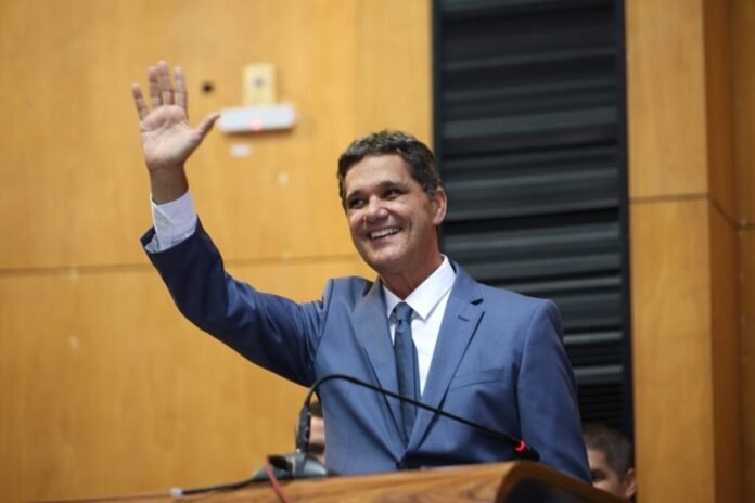 Governo passa por inflexão à direita com a posse de Ricardo Ferraço