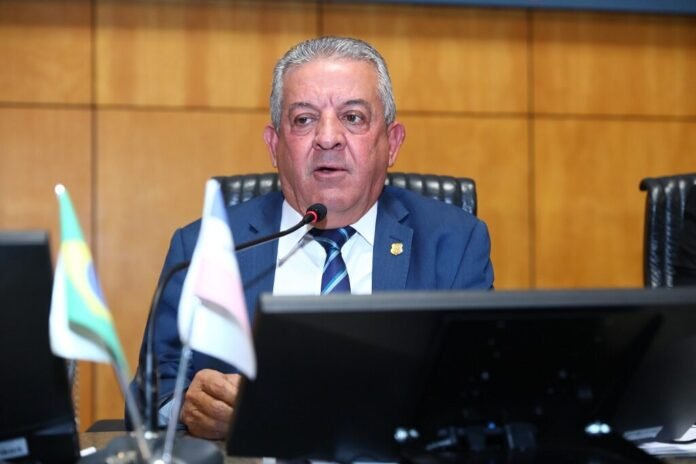 Assembleia derruba veto a projeto sobre comunicação de gravidez de menores 