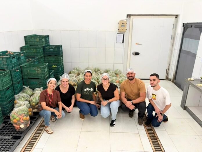 Banco de Alimentos ganha reforço de alunos de Nutrição da Multivix - Prefeitura de Cachoeiro de Itapemirim