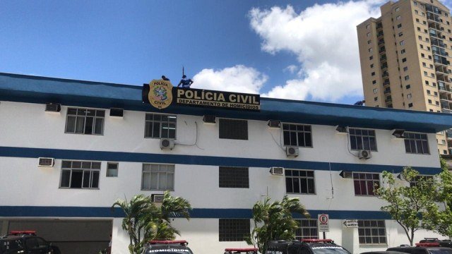 PCES realiza prisão de policial civil e outro homem investigados por confusão em distribuidora de bebidas em Jacaraípe