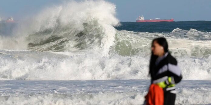 Rio entra em alerta para ressaca e ondas de até 2,5 metros