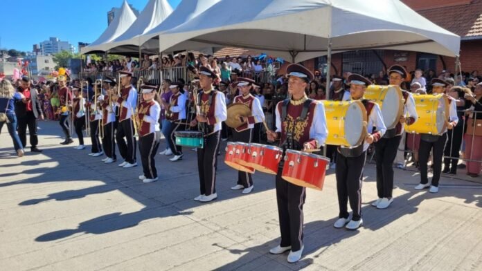 Trânsito será alterado para desfile escolar na segunda (29) - Prefeitura de Cachoeiro de Itapemirim