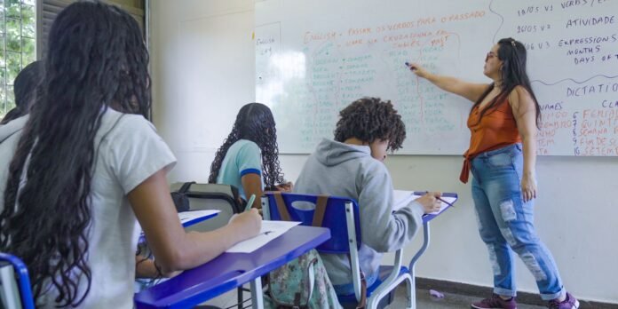 Censo Escolar: Brasil reduz índices de reprovação, abandono e atraso