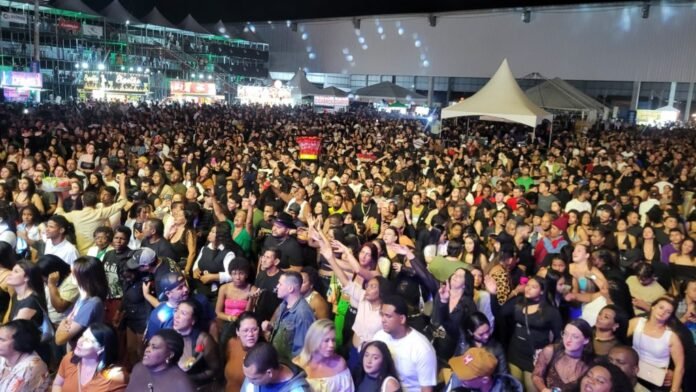 Recorde de público marca mais uma noite histórica na Festa de Cachoeiro 2026 - Prefeitura de Cachoeiro de Itapemirim