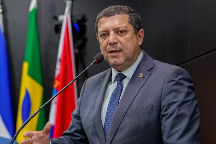 Joel Rangel é eleito presidente da Câmara de Vila Velha em meio a impasse