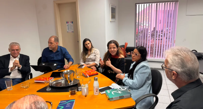 Prefeitura busca parceria com a UFES para projeto Educação que Transforma 