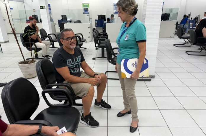Procon faz ação de orientação nos bancos em Marataízes 