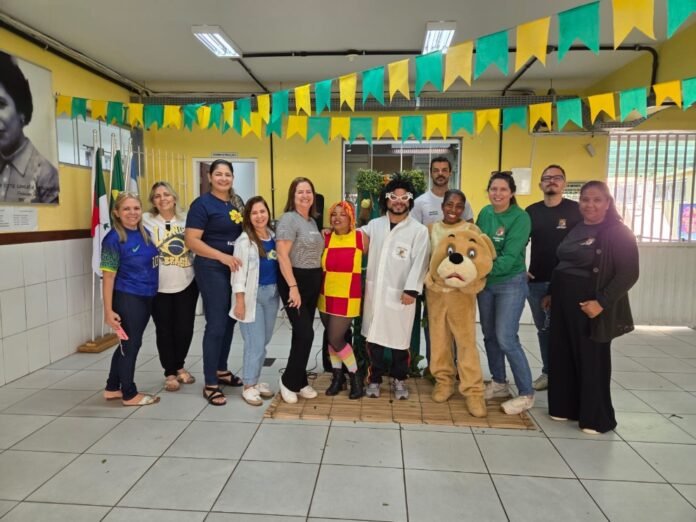Notícia Projeto teatral leva às escolas orientações sobre sagüis e prevenção da raiva - Prefeitura Municipal de Anchieta