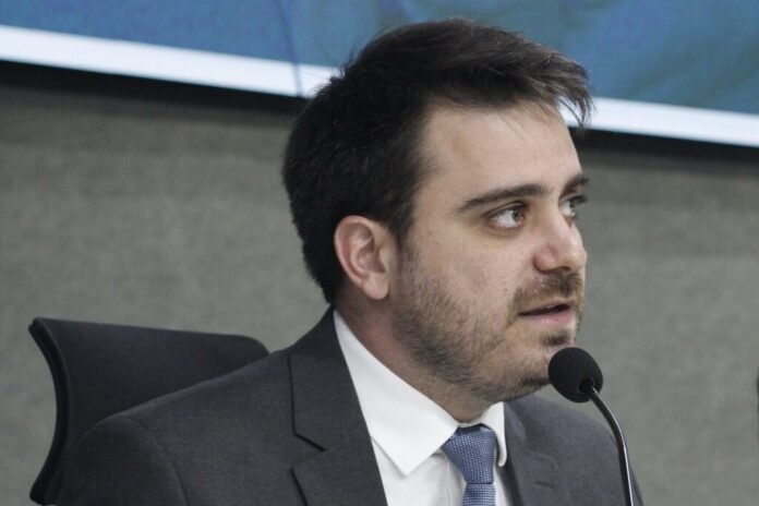 Vereadores de Vitória querem convocação da secretária de Educação