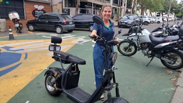 Educação no trânsito: ação orienta condutores de bicicletas elétricas e veículos autopropelidos em Cachoeiro - Prefeitura de Cachoeiro de Itapemirim