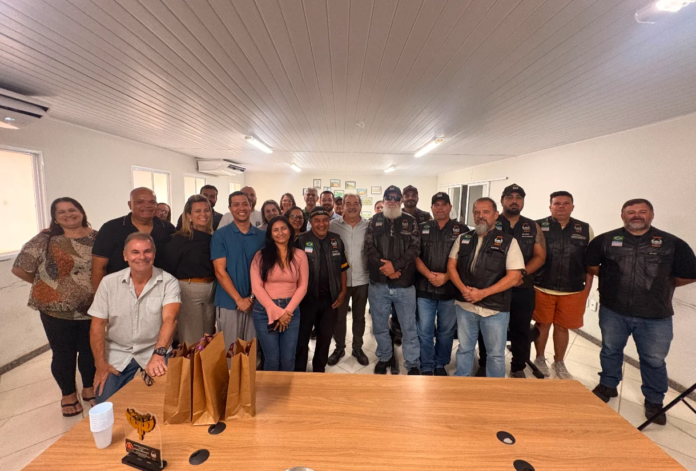 Comerciantes de Marataízes e moto clube homenageiam personalidades que colaboraram para o 22º Praia Motofest