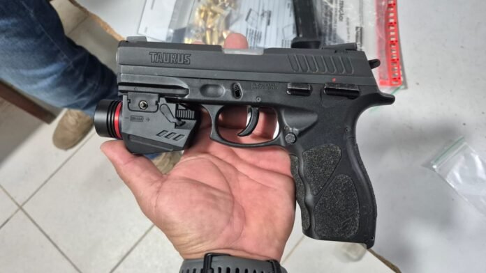 Foragido da Justiça é recapturado com pistola e munições durante operação da Polícia Civil em Linhares