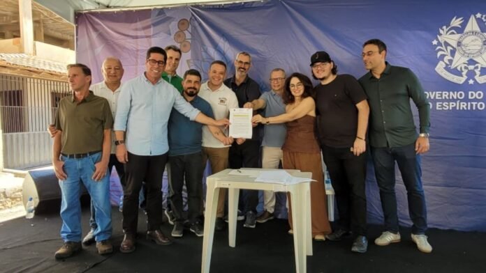 Prefeitura assina ordem de serviço para construção do Centro Dia do Idoso em Cachoeiro - Prefeitura de Cachoeiro de Itapemirim