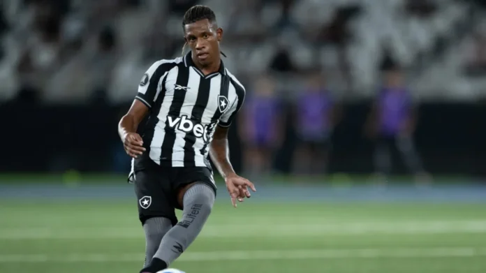 Mais um! Gigante italiano entra forte na briga por Danilo Santos, do Botafogo