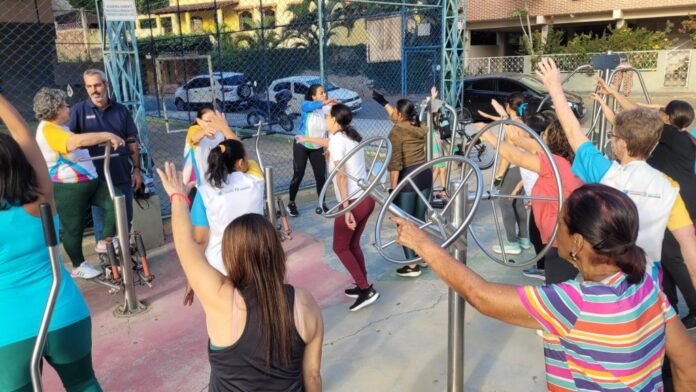 Secretaria de Esportes promove aulas de yoga nos Núcleos de Qualidade de Vida - Prefeitura de Cachoeiro de Itapemirim