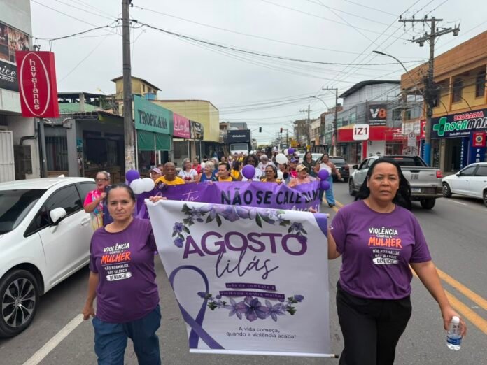 Caminhada do Agosto Lilás reúne centenas de pessoas em Marataízes 