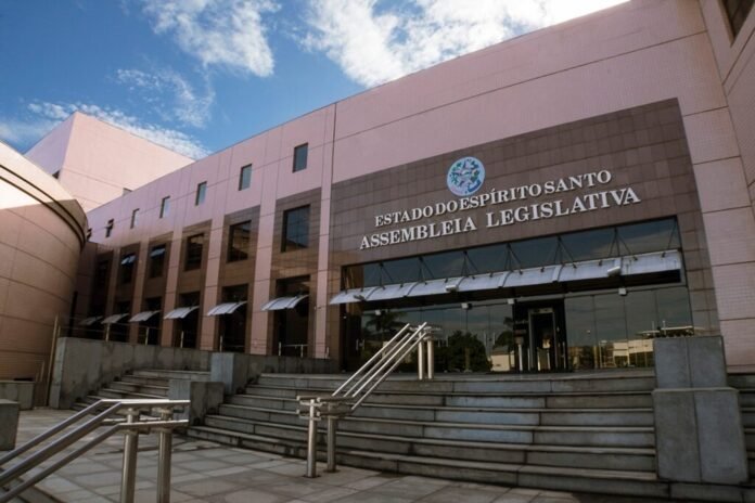 Espírito Santo tem 403 candidatos a deputado estadual e 135 a deputado federal