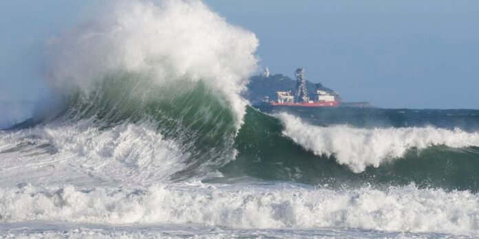 Marinha emite aviso de ressaca no litoral de São Paulo e do Rio