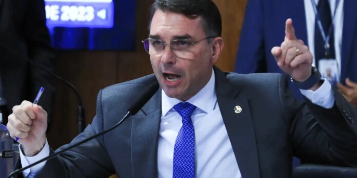 Missão pede investigação sobre filiação falsa de Flávio ao partido
