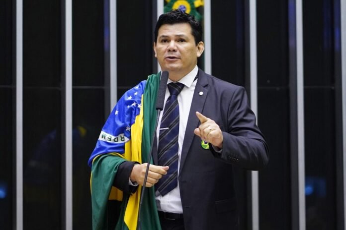 PL pode perder principal puxador de votos para Câmara dos Deputados