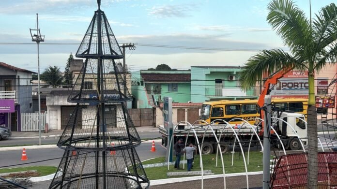 Notícia Anchieta inicia montagem da decoração de Natal com 900 mil micro lâmpadas de LED - Prefeitura Municipal de Anchieta