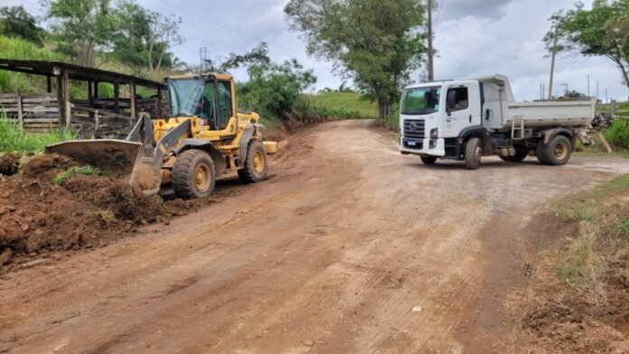 Itabira e Valão: abertura de estradas terá ensaibramento prévio - Prefeitura de Cachoeiro de Itapemirim