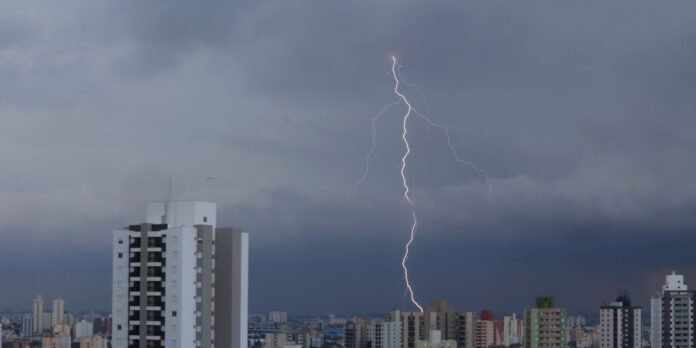Fim de semana de eleições será de chuva em grande parte do país