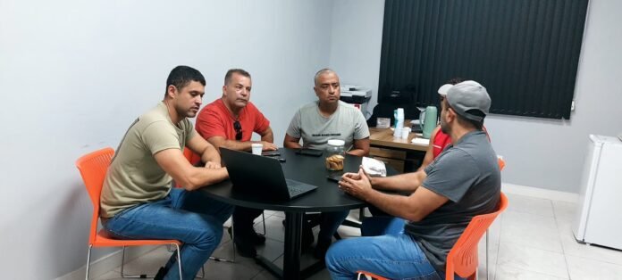 Prefeitura sensibiliza guarda-vidas a se tornarem guardiões do Ecossistema Praia