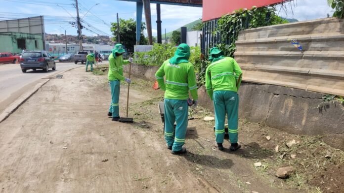 Prefeitura realiza serviços de limpeza urbana na Avenida Jones dos Santos Neves - Prefeitura de Cachoeiro de Itapemirim