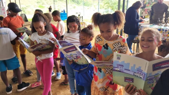 Procon de Cachoeiro leva informações aos pequenos consumidores de Pacotuba - Prefeitura de Cachoeiro de Itapemirim